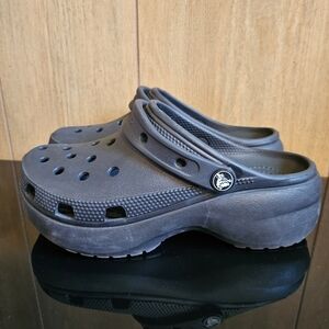 Crocs Women's Classic Black Platform Clog Size 6